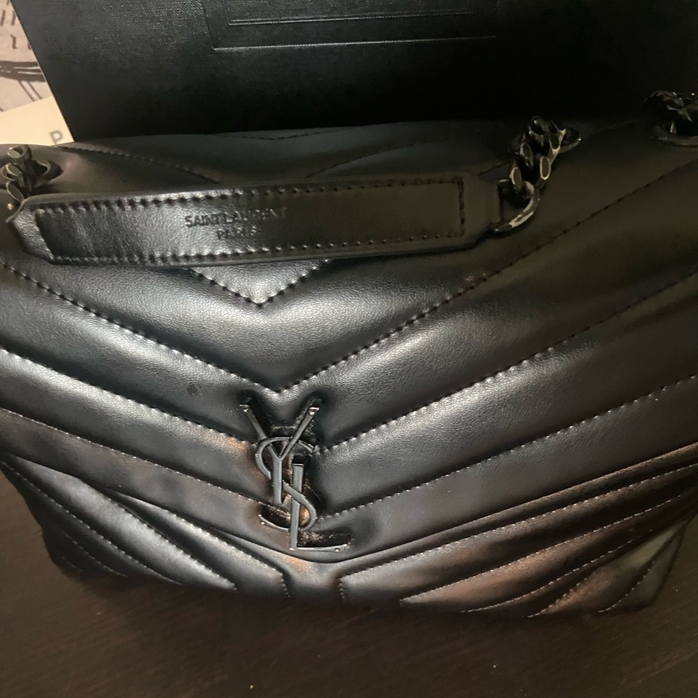 YSL Loulou bag size medium. black leather, plush quilted finish, gunmetal lo…